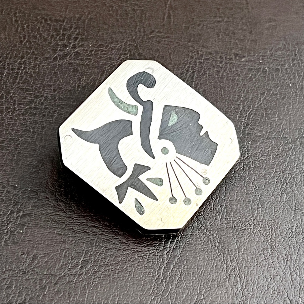 Vintage Taxco Mexico sterling silver onyx figural pendant or brooch pin - Picture 5 of 10